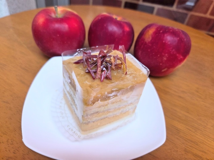 紅玉と塩キャラメルのムース